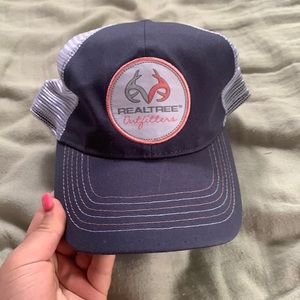 It’s a real tree hat never been worn